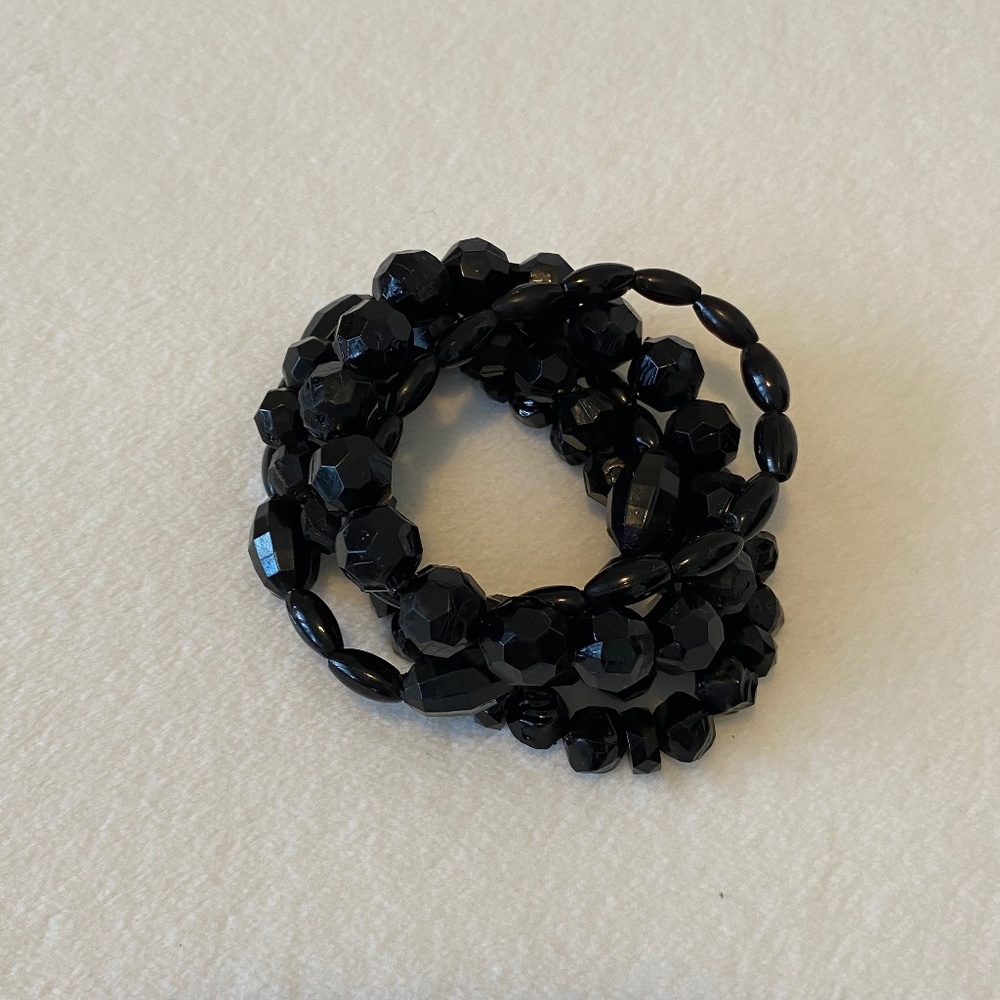 Black bead bracelet